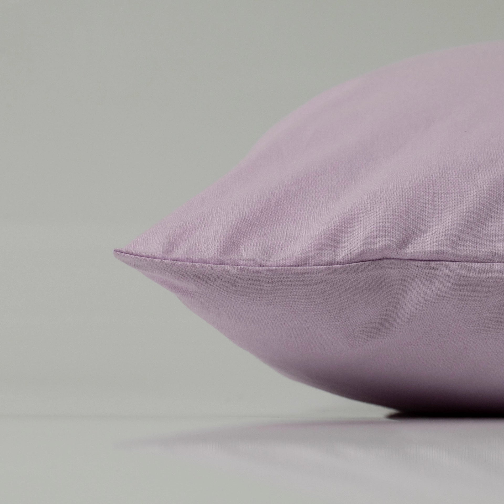 Close-up of a Supreme Rest lilac ranforce pillowcase showcasing its smooth texture